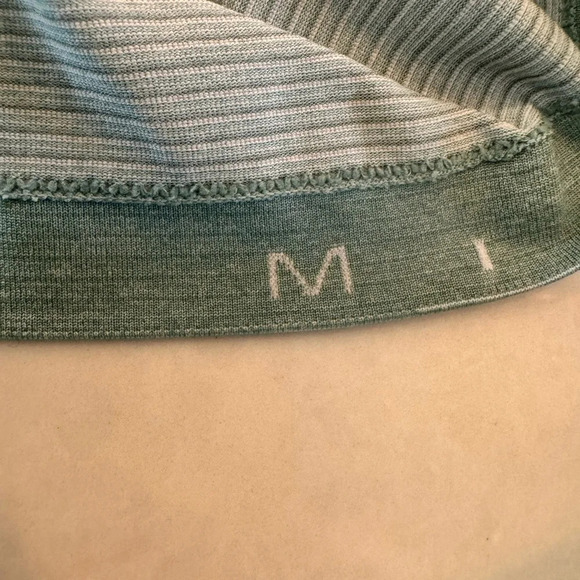 Lululemon Men’s Green & White Stripe Metal Vent Tech Short Sleeve Tee - Picture 8 of 9